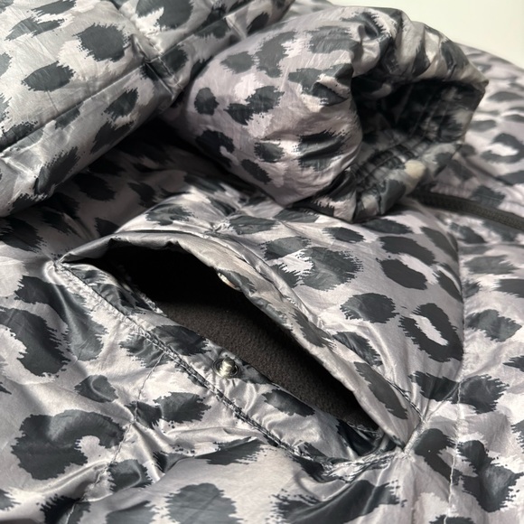 Leopard Print Puffer Jacket - Picture 6 of 8